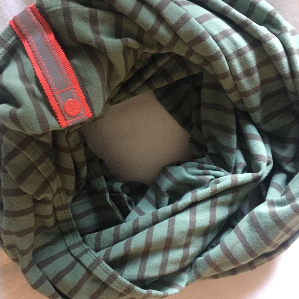 Lululemon Vinyasa Scarf
